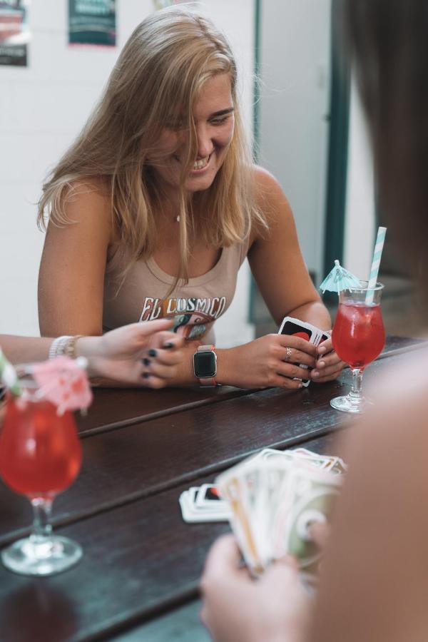 Budds In Surfers Backpackers Gold Coast Eksteriør billede